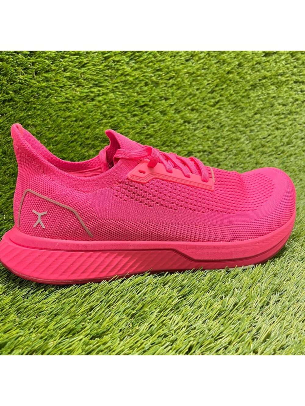 Flux Footwear Adapt Runner Neon Pink Mens Size 10 Athletic Knit Shoes Sneakers
